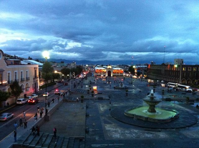 LA PLAZA ÁNGEL MARÍA GARIBAY Y EL COSMOVITRAL